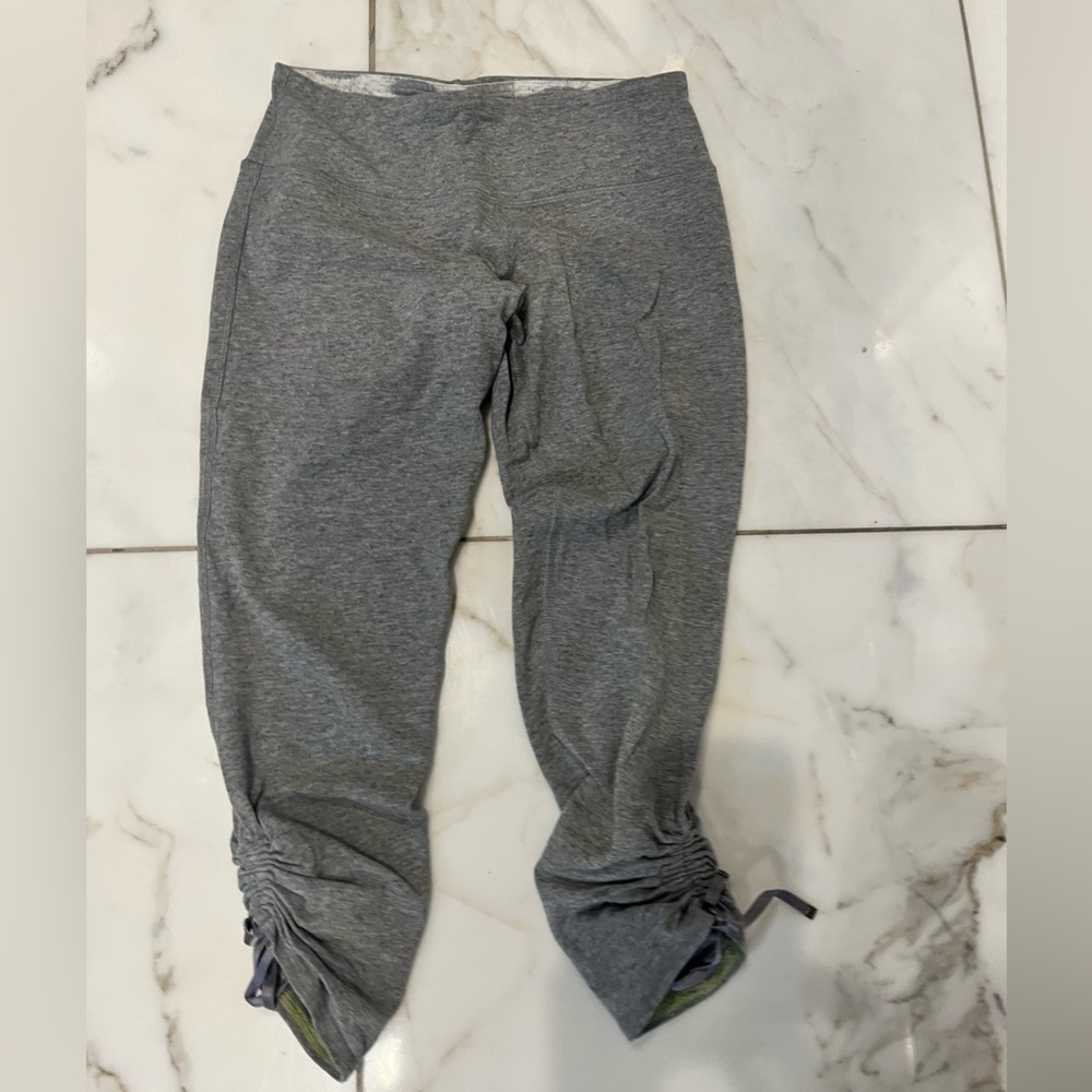 lululemon athletica Women’s Gray The Floe Crop II Leggings